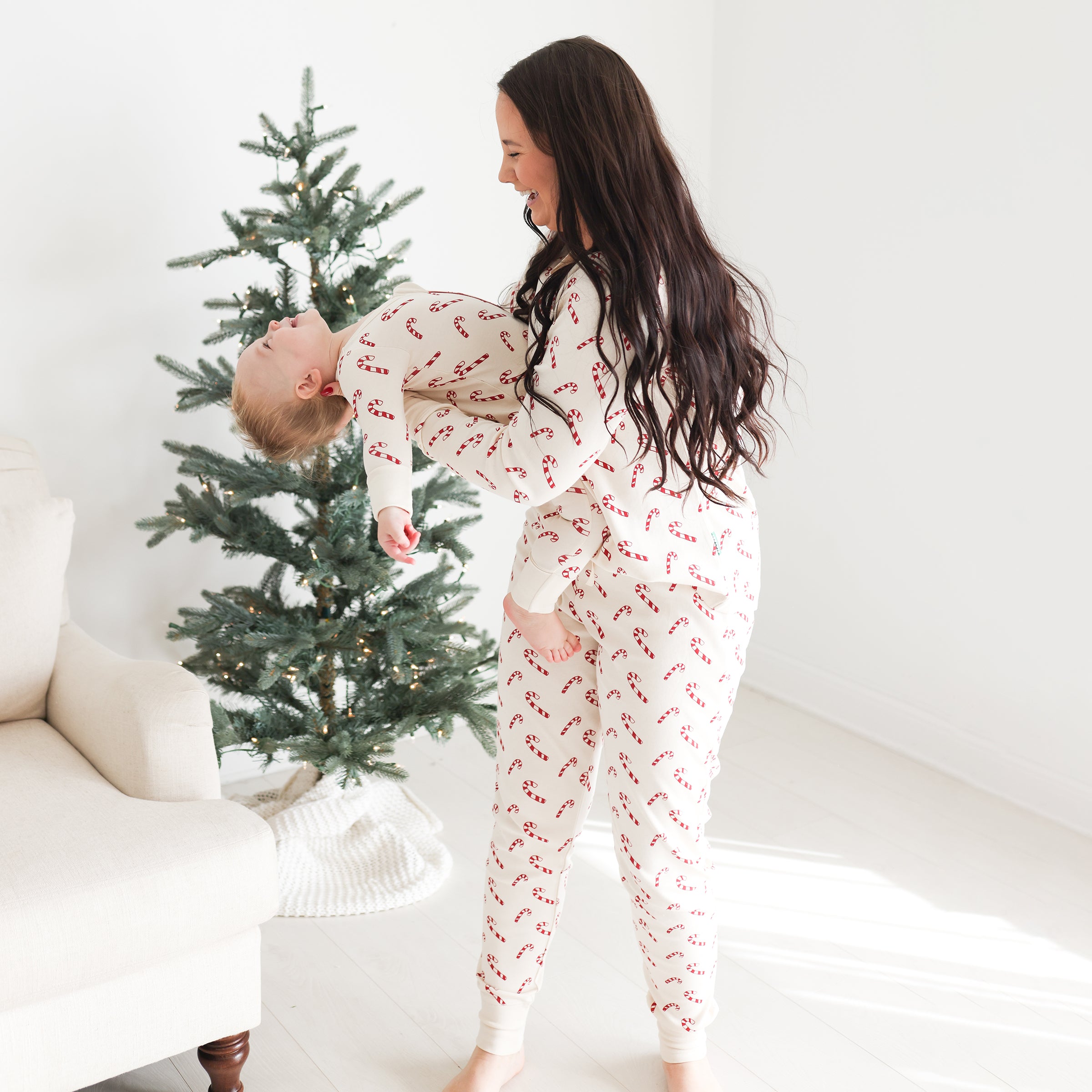FW23_HOLIDAY_WOMEN_candycanes_ba741d14-7afe-4d02-90d6-8288ab37bdad.jpg