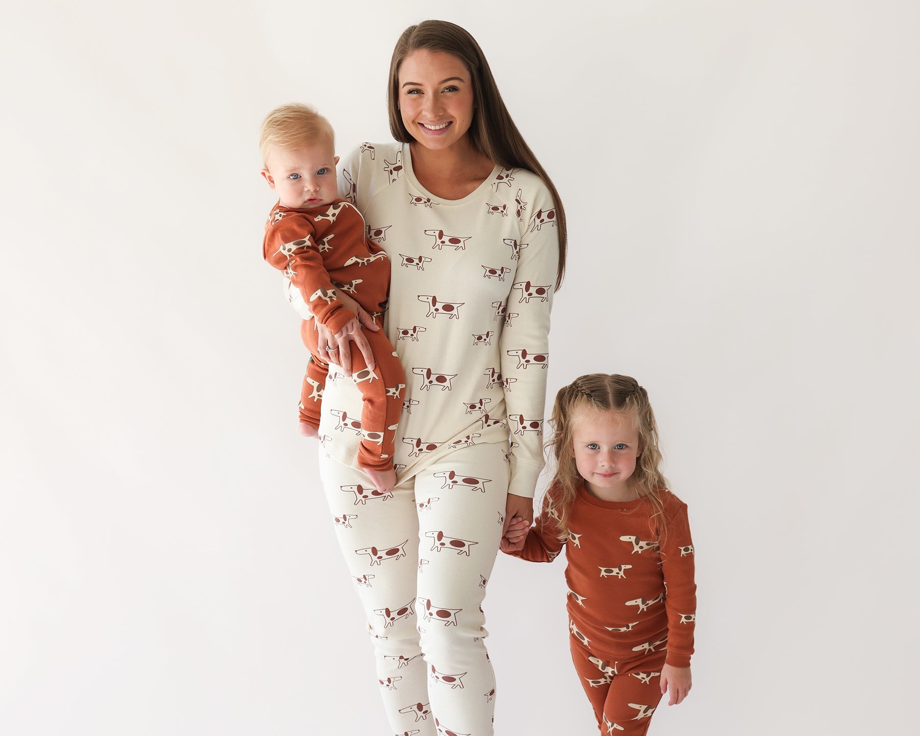 FW24_IG_PAJAMAS_dogs_family.jpg